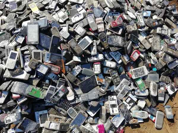 Куда можно сдать сломанный телефон за деньги? Сервисные центры и пункты приема для утилизации