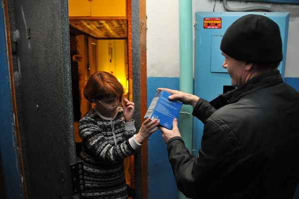 Мошенники ходят по квартирам: проверяют окна и счетчики, продают товары со скидками и другие виды вымогательства денег