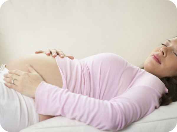 Почему тяжело дышать во время беременности? 