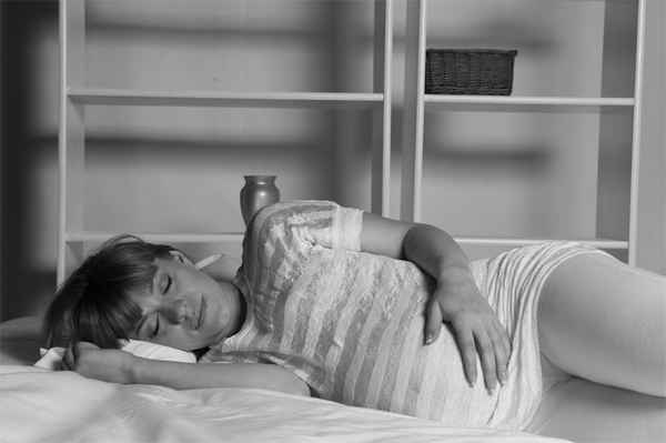 Как правильно спать при беременности 