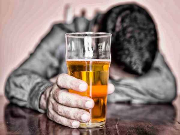 Алкоголизм – болезнь или вредная привычка? О страшном заболевании, которое постепенно превращает человека в слабоумного инвалида 