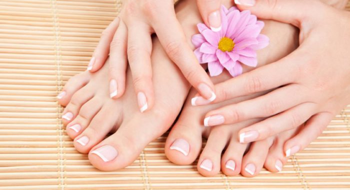 Красота и здоровье: как ухаживать за ногтями летом 