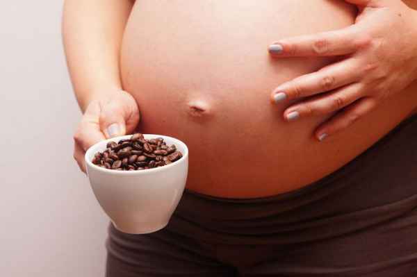 ЗОЖ: можно ли пить кофе при беременности, влияние на плод 