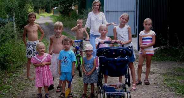 8 секретов воспитания от Юлии Павлюченковой – мамы одиннадцати детей, которая всё успевает