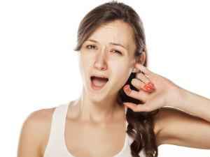 Зуд в ушах: причины и лечение, что делать, чем лечить выделения