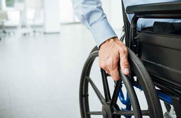 Переход с инвалидности на пенсию: как это сделать правильно