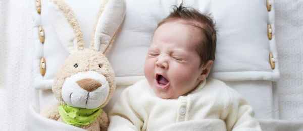 Ребенок не хочет спать: 6 способов наладить укладывание