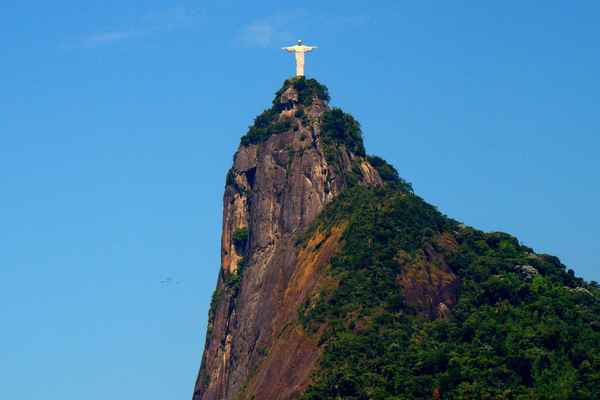 Статуя Христа-Искупителя в Бразилии: описание и фото